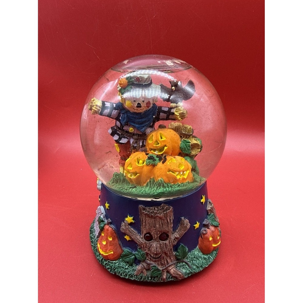 SAN FRANCISCO MUSIC BOX Halloween Snow Globe SCARECROW BATS Light up Spook sound